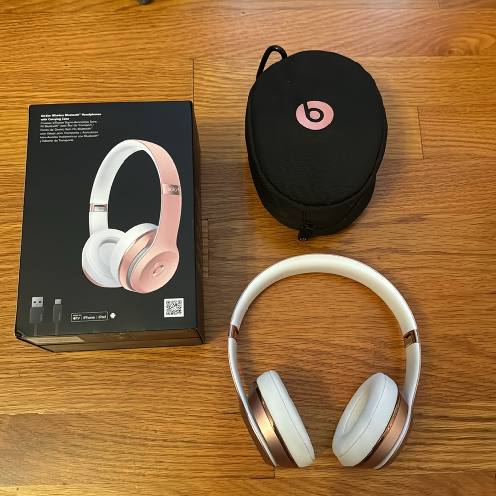 Beats Solo 3 rose gold with box - Picture 2 of 4
